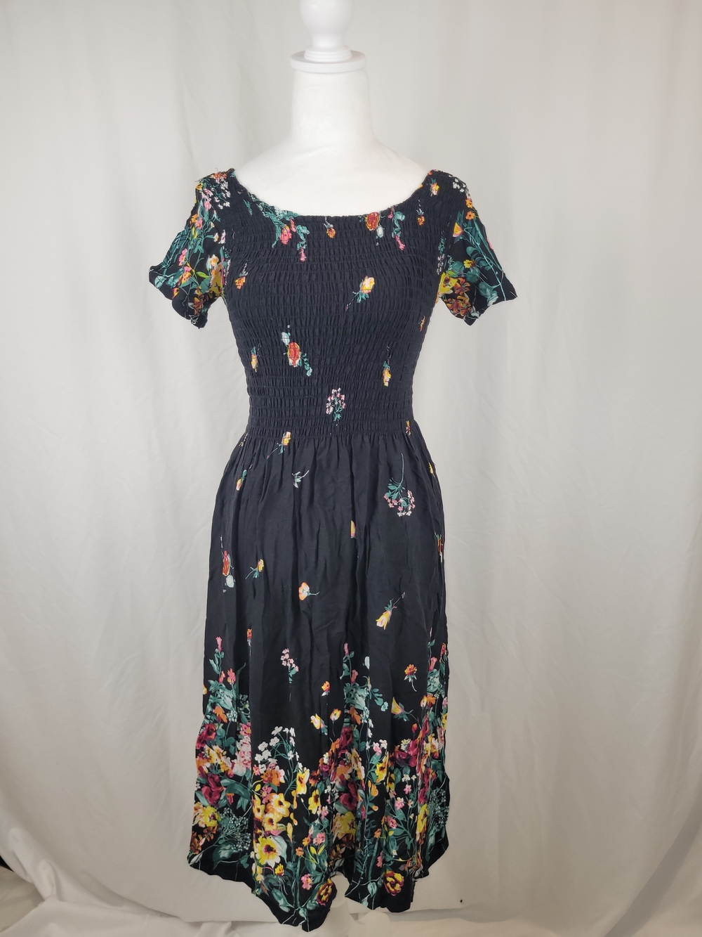 Black Floral Off-Shoulder Smocked Midi Dress with Short Sleeves
